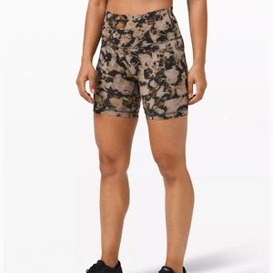 NWT LuluLemon Wunder Train 6” Shorts